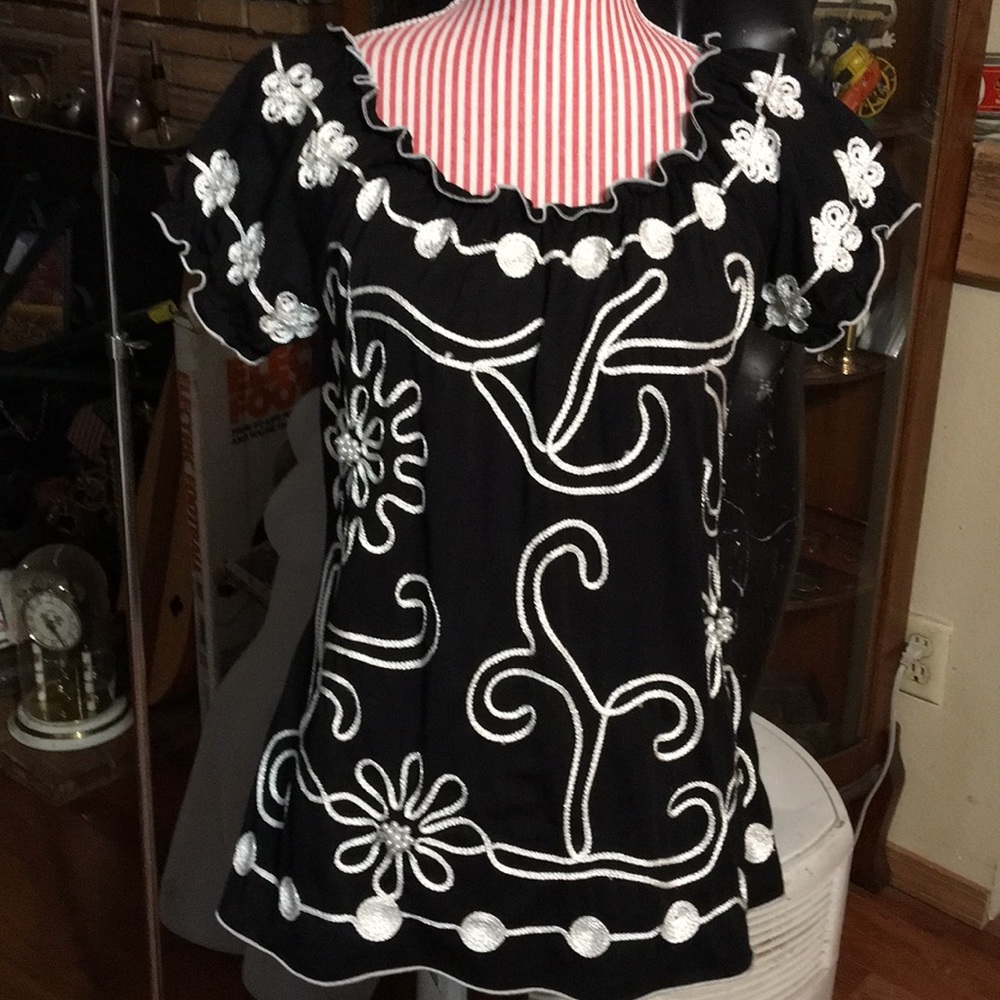 Lauren Michelle embroider design
